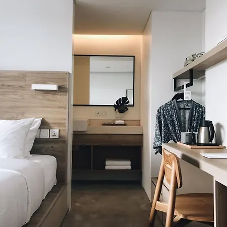 Lloyd'S Inn Bali