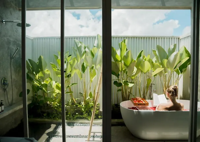 Lloyd's Bali ホテル 4*