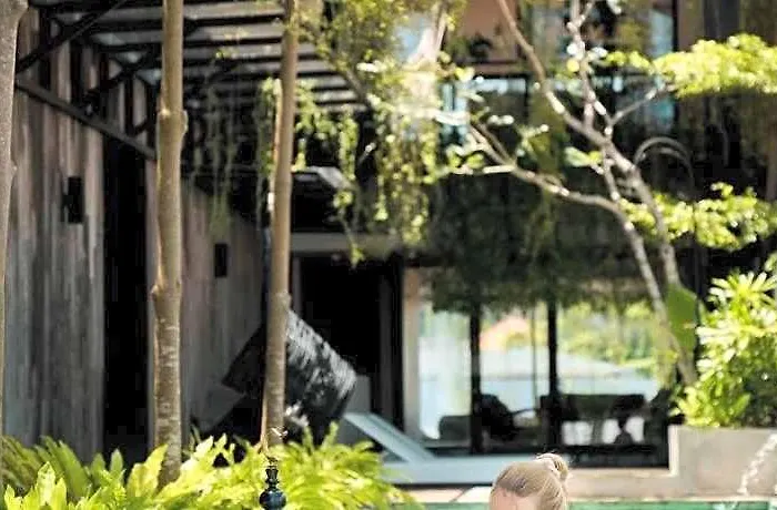 Lloyd's Bali スミニャック