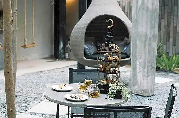 Lloyd's Bali