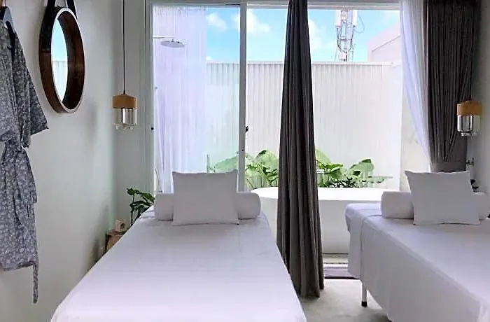 Lloyd's Bali 4* سمينياك