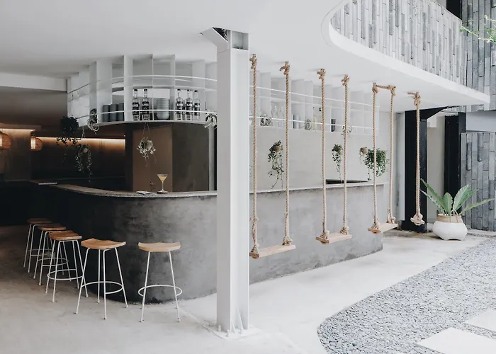 Lloyd's Bali Otel